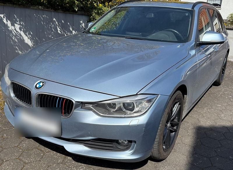 Second-hand BMW 320 184 CP (135 kW) 2013 Albastru Break