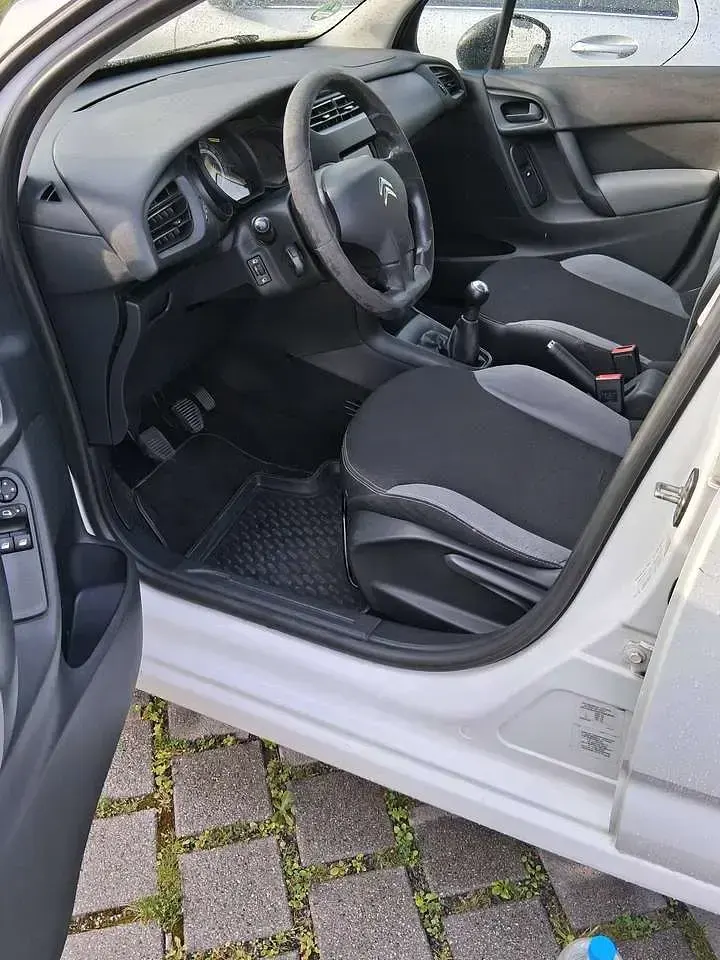 Gebraucht Citroën C3 SELECTION 68 PS (50 kW) 2013 Weiß Limousine