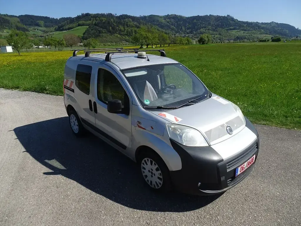 Gebraucht Fiat Fiorino 75 PS (55 kW) 2009 Silber Van / Kleinbus