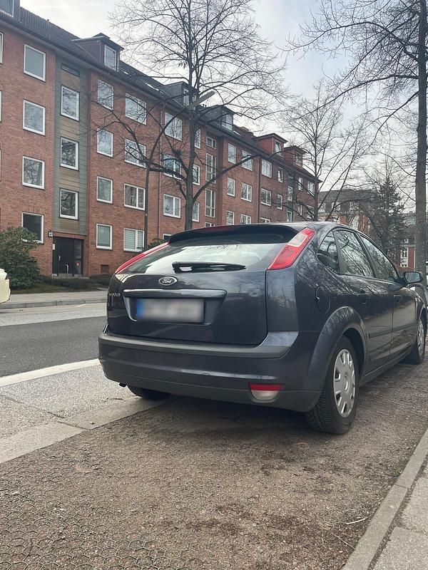 Gebraucht Ford Focus 100 PS (73 kW) 2006 Grau Limousine