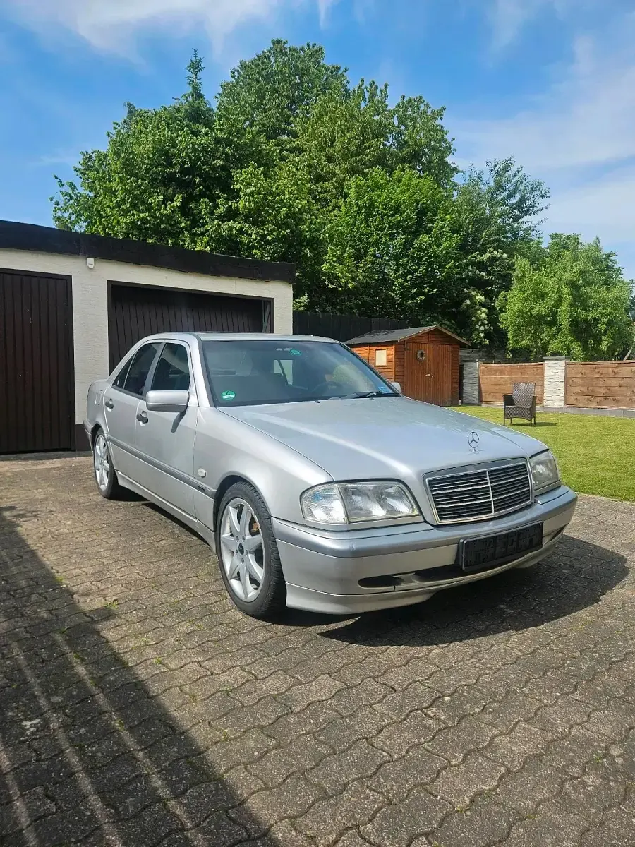 Gebraucht Mercedes C180 122 PS (89 kW) 1998 Silber Limousine