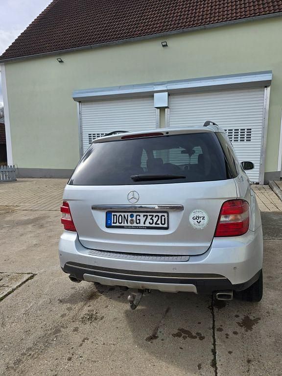 Gebraucht Mercedes ML320 224 PS (164 kW) 2006 Silber SUV