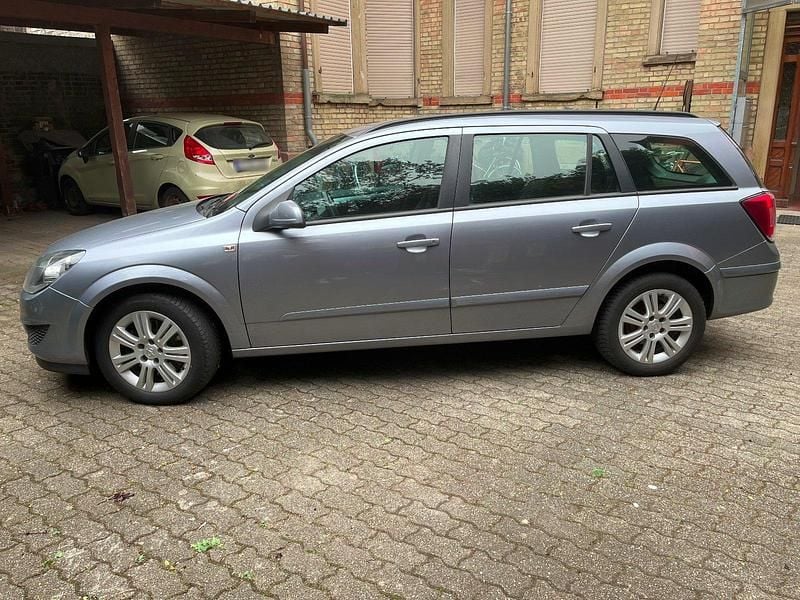 Gebraucht Opel Astra 150 PS (110 kW) 2008 Kombi