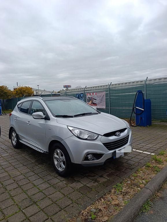 Silber Gebraucht 2011 Hyundai ix35 Style SUV | 6.800 € (Fairer Preis) - Bild 1/4