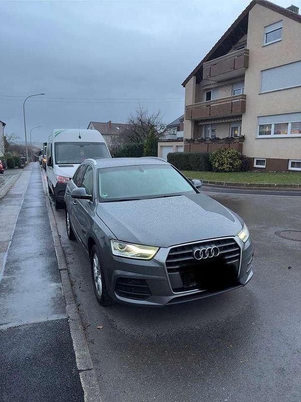Grau Gebraucht 2016 Audi Q3 Advanced SUV | 14.900 € (Fairer Preis) - Bild 1/4