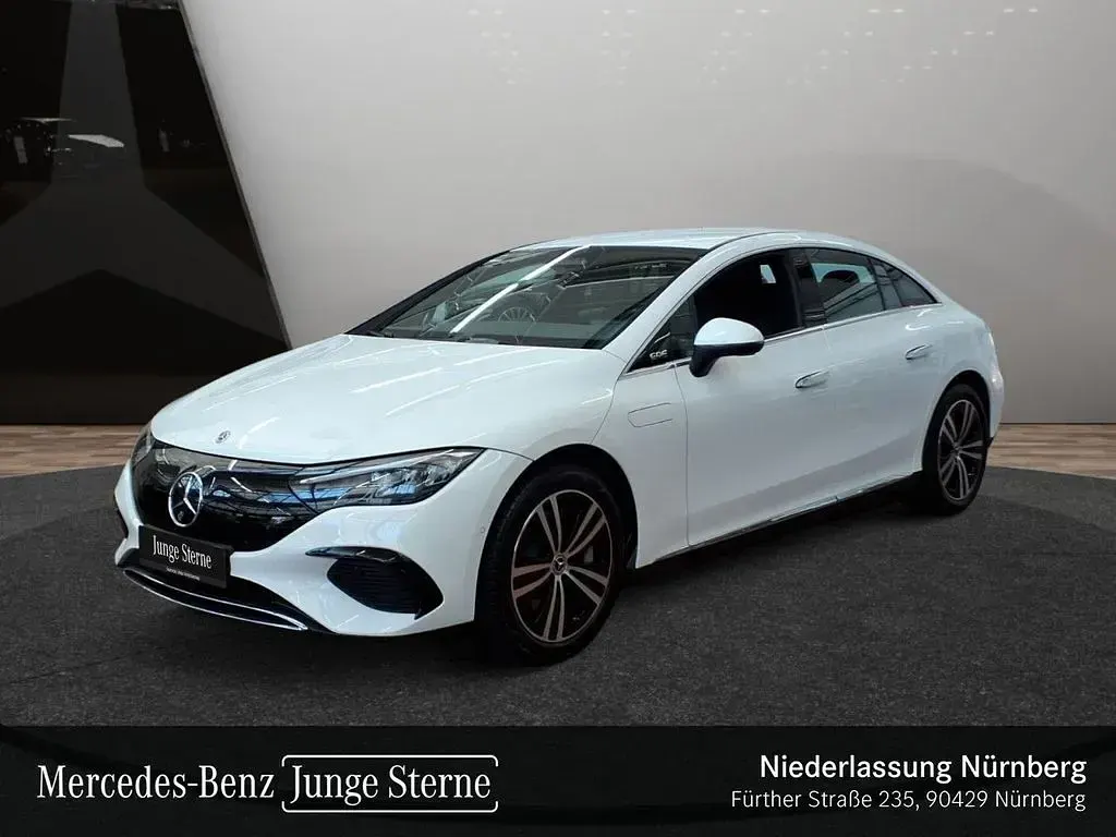Gebraucht Mercedes EQE300 Avantgarde 194 kW (265 PS) 2025 Weiß Limousine