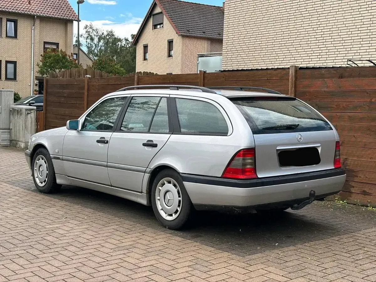 Gebraucht Mercedes C180 122 PS (89 kW) 2000 Silber Kombi