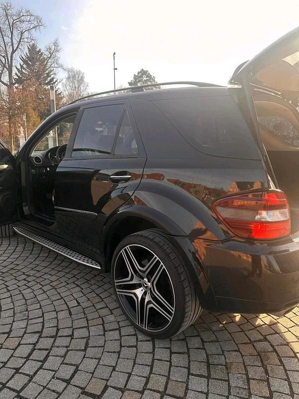 Gebraucht Mercedes ML420 AMG 306 PS (225 kW) 2007 Schwarz SUV