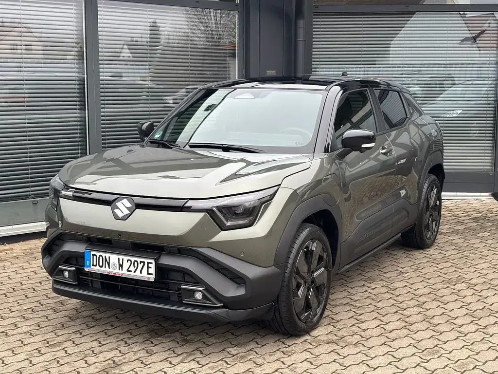 Gebraucht Suzuki e-Vitara Comfort+ 135 kW (184 PS) 2026 Grün SUV