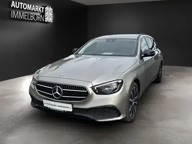 Gebraucht Mercedes E300 Avantgarde 320 PS (235 kW) 2022 Silber Limousine