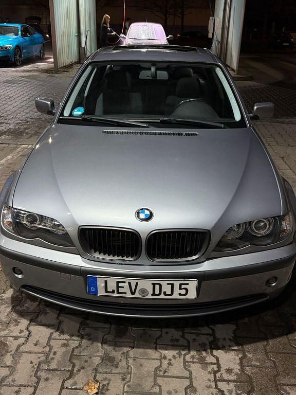 Gebraucht BMW 316 116 PS (85 kW) 2004 Silber Limousine
