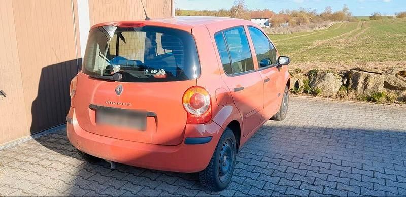 Second-hand Renault Modus 75 CP (55 kW) 2004 Roșu Monovolum