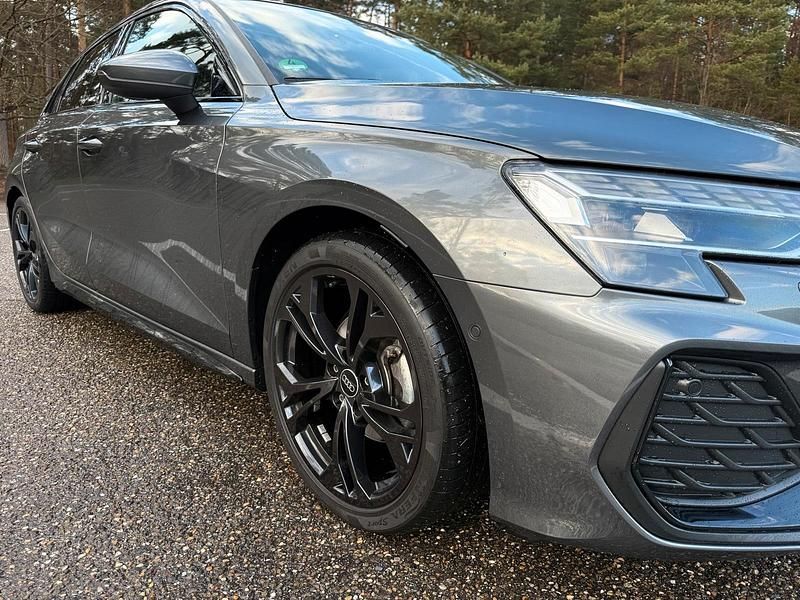 Gebraucht Audi A3 Ambiente 150 PS (110 kW) 2024 Grau Kombi