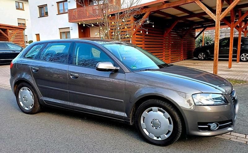 Gebraucht Audi A3 Attraction 125 PS (91 kW) 2011 Grau Kleinwagen