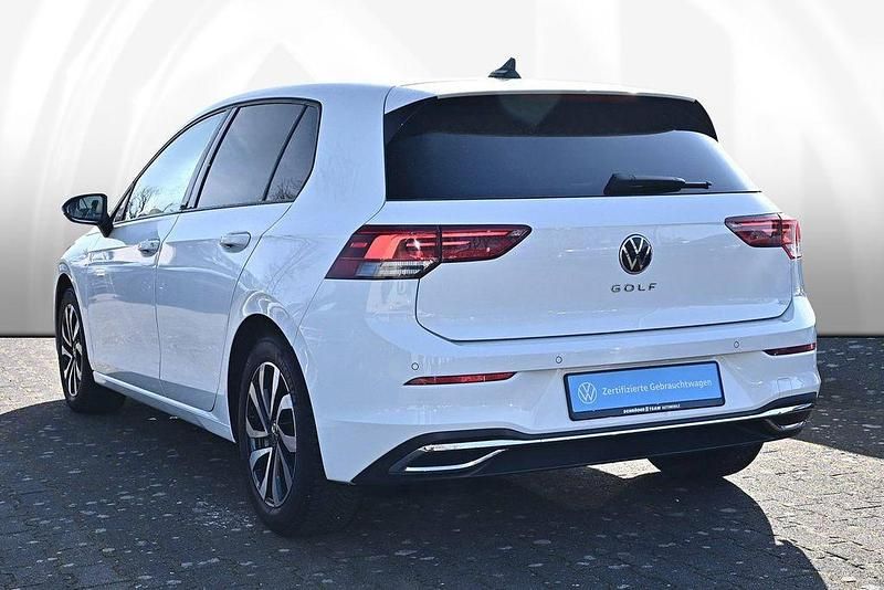 Gebraucht VW Golf VIII Active 150 PS (110 kW) 2023 Weiß Limousine