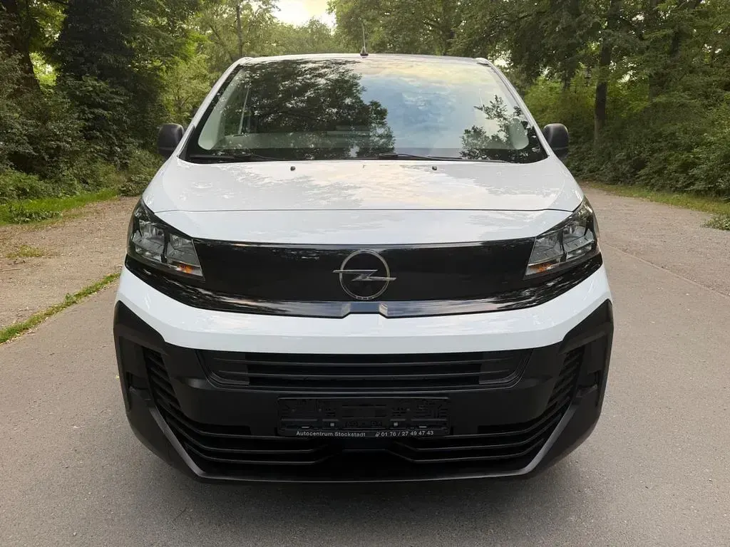 Gebraucht Opel Vivaro-e Combi 144 PS (105 kW) 2025 Weiß Van / Kleinbus