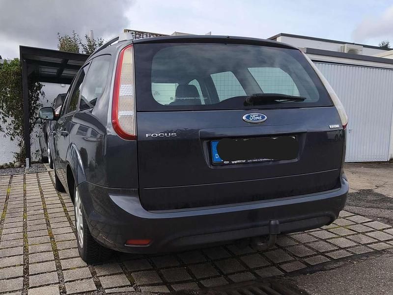 Gebraucht Ford Focus 109 PS (80 kW) 2010 Grau Kombi