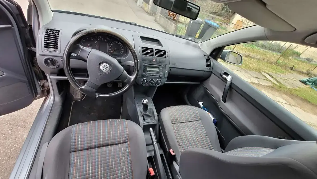 Używany VW Polo Edition 60 KM (44 kW) 2009 Srebrny Hatchback