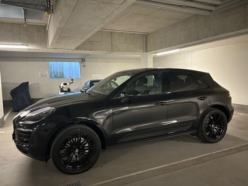 Schwarz Gebraucht 2015 Porsche Macan S Sport SUV | 64.900 € - Bild 1/4