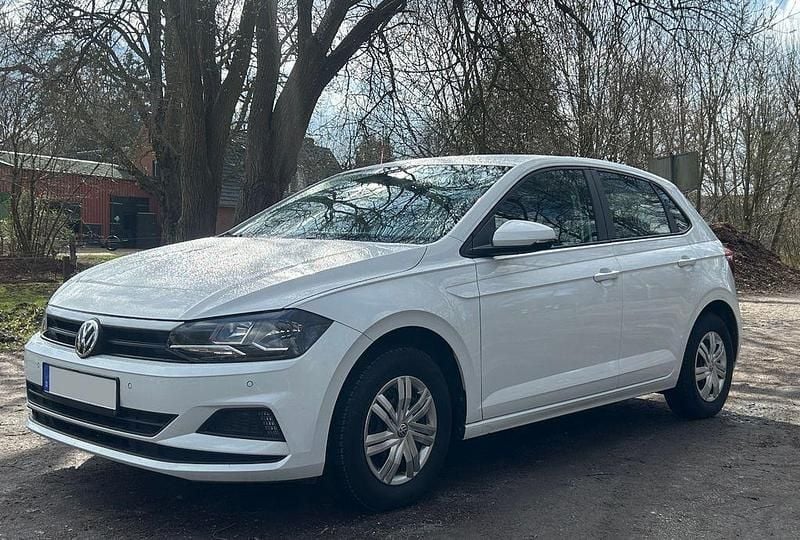 Gebraucht VW Polo Trendline 65 PS (47 kW) 2018 Weiß Kleinwagen