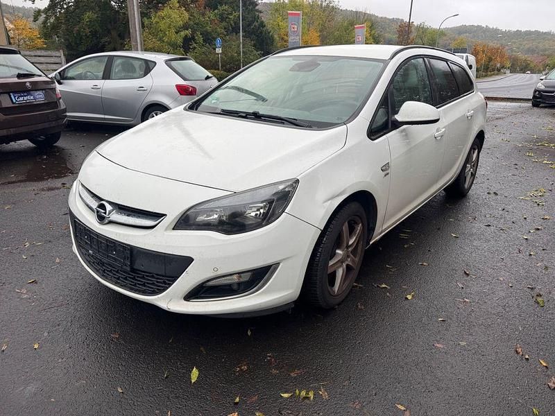 Weiß Gebraucht 2013 Opel Astra Active Kombi | 2.990 € (Superpreis) - Bild 1/4