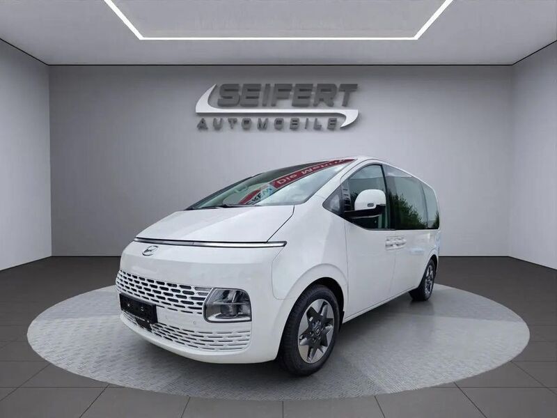 Creamy white Gebraucht 2024 Hyundai Staria Trend Van | 45.590 € - Bild 1/4