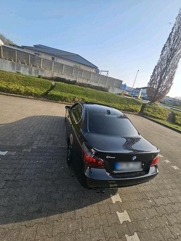 Gebraucht BMW 523 177 PS (130 kW) 2007 Schwarz Limousine