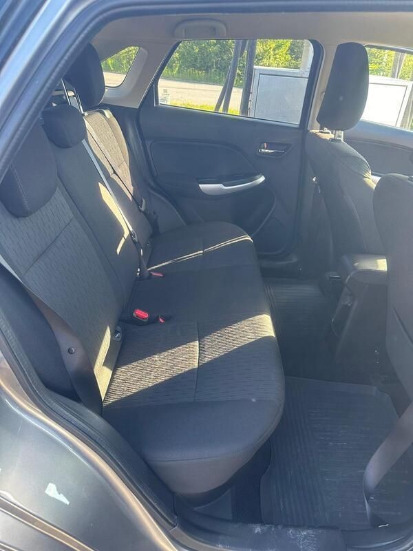 Grau Gebraucht 2016 Suzuki Baleno Kombi | 8.900 € (Fairer Preis) - Bild 1/4