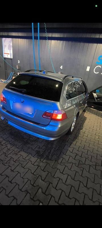 Gebraucht BMW 525 177 PS (130 kW) 2006 Grau Kombi