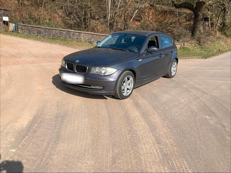 Gebraucht BMW 118 143 PS (105 kW) 2007 Schwarz Kleinwagen