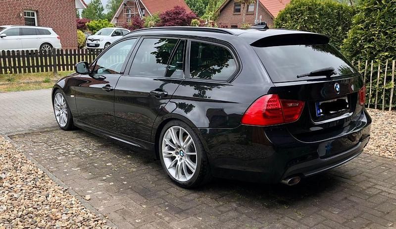 Gebraucht BMW 320 Exclusive 184 PS (135 kW) 2012 Schwarz Kombi