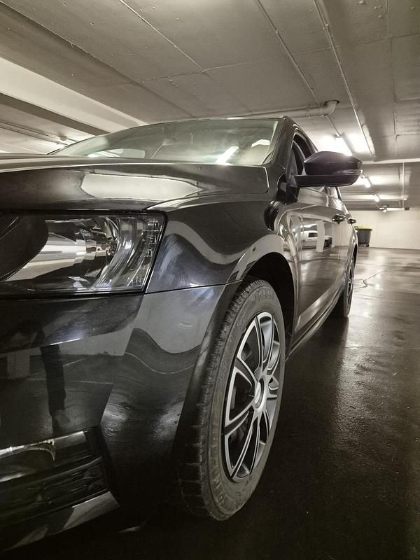 Gebraucht Skoda Octavia Ambition 150 PS (110 kW) 2020 Schwarz Kombi