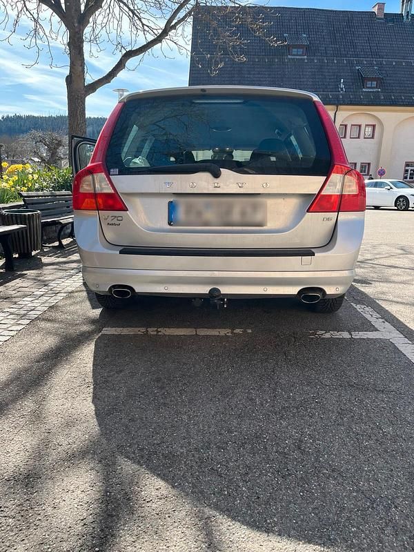 Silber Gebraucht 2009 Volvo V70 Kombi | 6.700 € (Etwas zu teuer) - Bild 1/4