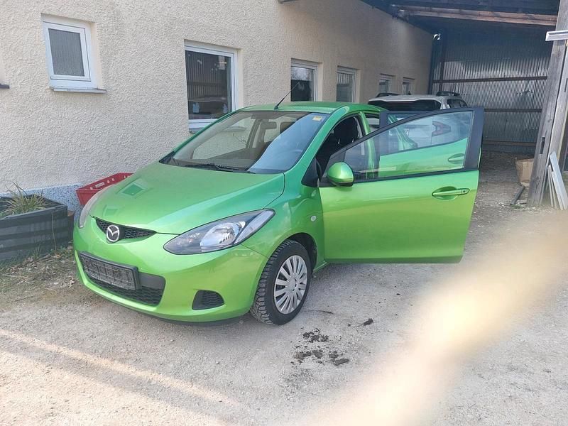 Gebraucht Mazda 2 75 PS (55 kW) 2009 Grün Kleinwagen