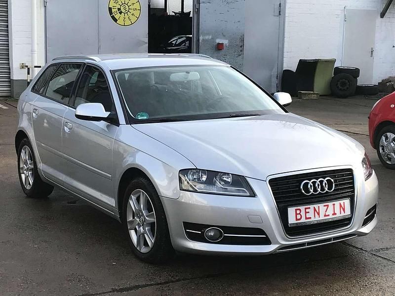 Gebraucht Audi A3 Attraction 160 PS (117 kW) 2012 Grau Limousine