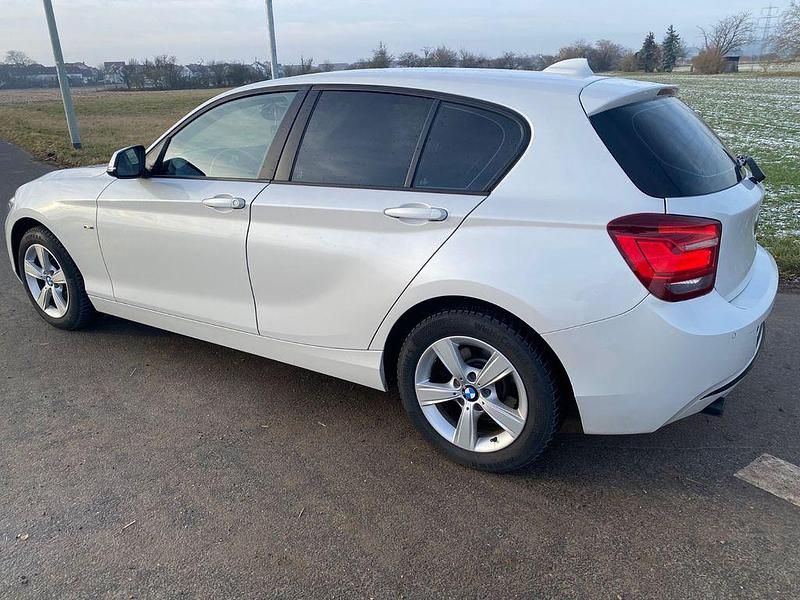 Gebraucht BMW 118 Sport Line 143 PS (105 kW) 2014 Weiß Kleinwagen