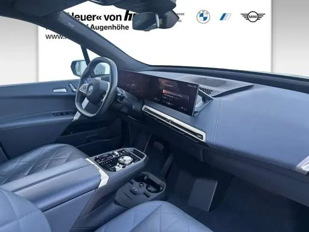 Gebraucht BMW iX Sport Line 384 kW (523 PS) 2024 Mineralweiß SUV