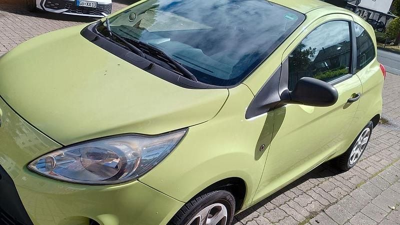 Grün Gebraucht 2009 Ford Ka Trend Kleinwagen | 3.300 € (Fairer Preis) - Bild 1/4