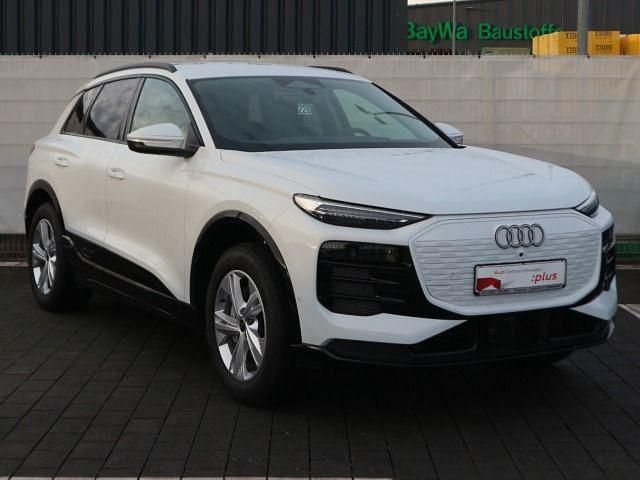 Gebraucht Audi Q6 e-tron Ambiente 185 kW (252 PS) 2025 Gletscherweiß metallic SUV