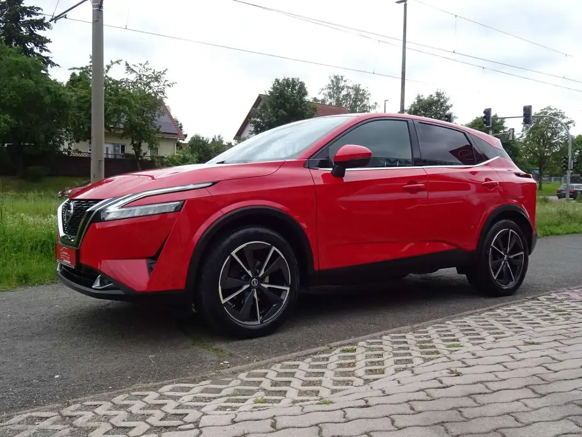 Gebraucht Nissan Qashqai Tekna 158 PS (116 kW) 2022 Z10 red SUV