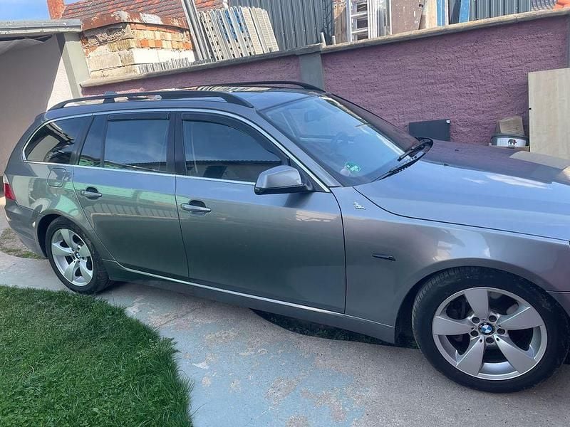 Gebraucht BMW 520 177 PS (130 kW) 2009 Grau Kombi