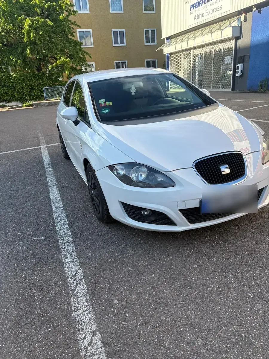 Używany Seat Leon 125 KM (91 kW) 2011 Biały Hatchback