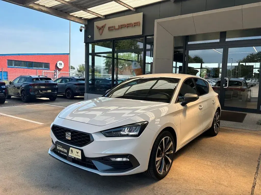 Gebraucht Seat Leon FR 150 PS (110 kW) 2021 Weiß Limousine
