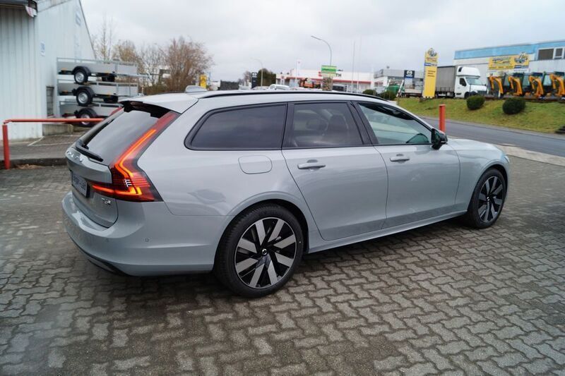 Gebraucht Volvo V90 Plus 349 PS (256 kW) 2024 Vapour grey Kombi