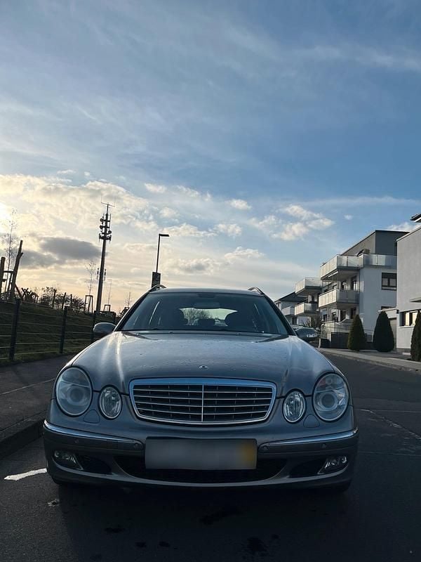 Gebraucht Mercedes E320 224 PS (164 kW) 2006 Grau Kombi