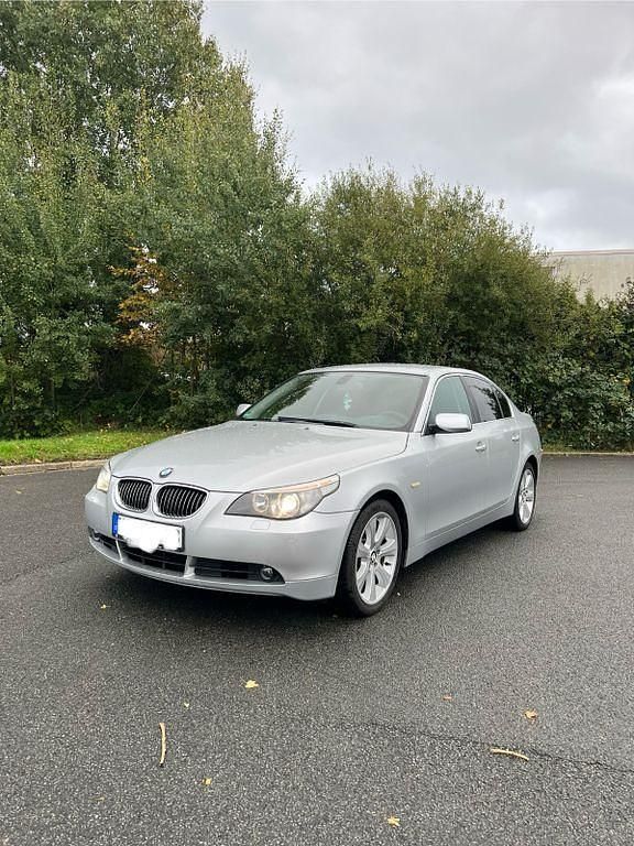 Silber Gebraucht 2006 BMW 528 Advantage Limousine | 6.500 € - Bild 1/4