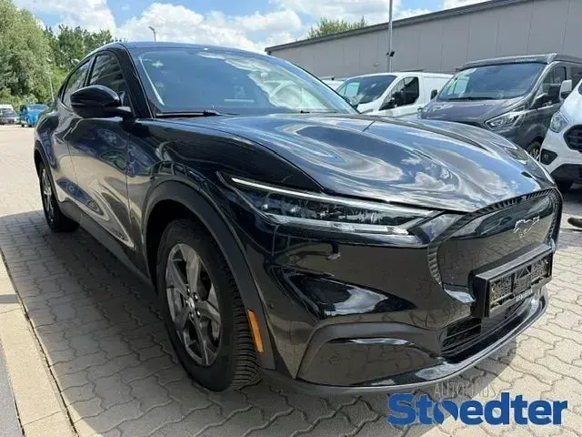 Gebraucht Ford Mustang Mach-E Basis 100 kW (136 PS) 2022 Schwarz SUV