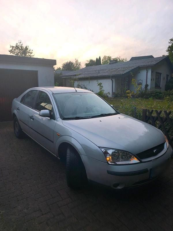 Silber Gebraucht 2001 Ford Mondeo Limousine | 849 € (Superpreis) - Bild 1/4