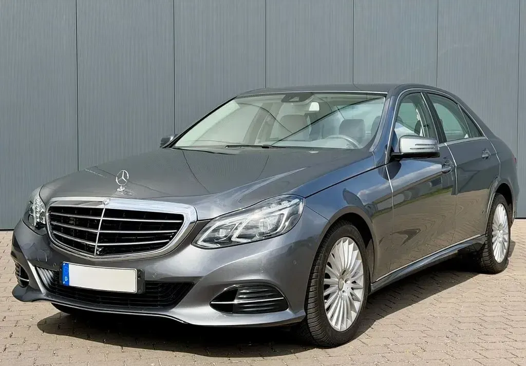 Gebraucht Mercedes E400 Business 333 PS (244 kW) 2015 Grau Limousine