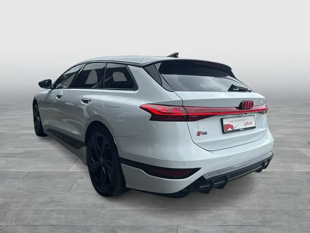 Gebraucht Audi S6 e-tron Sport 369 kW (503 PS) 2025 Gletscherweiß metallic Kombi